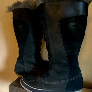 Sorel snow boots size 9